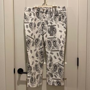 Chico’s So Slimming Crop Pants.‎